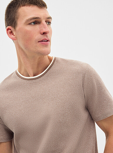 Semi-plain textured knit T-shirt
