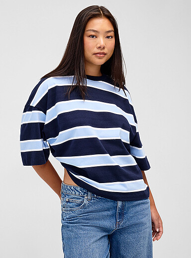 Twik: Le t-shirt coupe carr&eacute;e ray&eacute; Bleu &agrave; rayures pour femme
