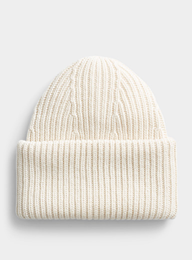 XL-cuff pure wool tuque | Simons | Women's Tuques, Berets, and Winter ...