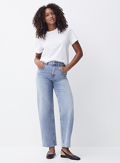 Nica faded pale indigo jean <b>Fit: Barrel leg, high rise</b>
