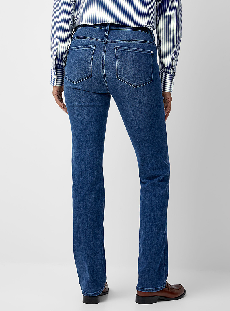 Mavi: Le jean Kendra bleu moyen <b>Coupe : jambe droite, taille r&eacute;guli&egrave;re</b> Bleu pour femme