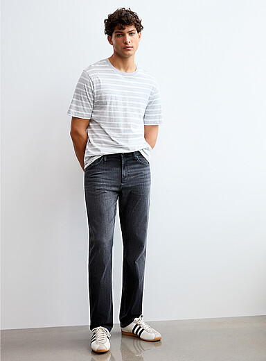 Matt faded black jean <b>Straight fit</b>