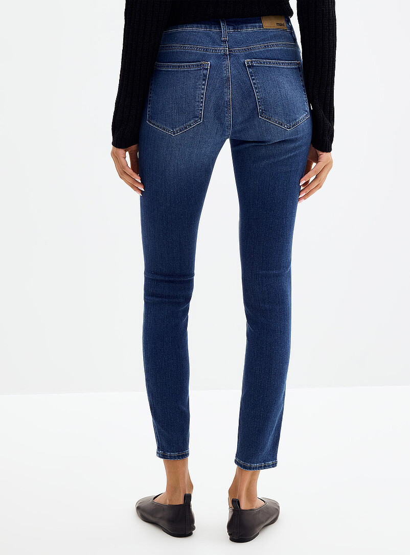 Tess dark-indigo jean Fit: skinny leg, mid-rise waist product image 3