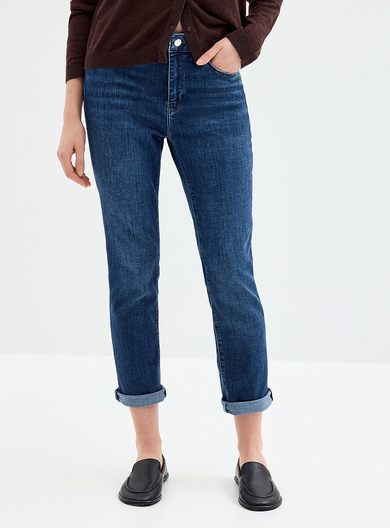 Kathleen deep-indigo rolled-hem jean Fit: slim boyfriend leg, mid-rise waist product image 2