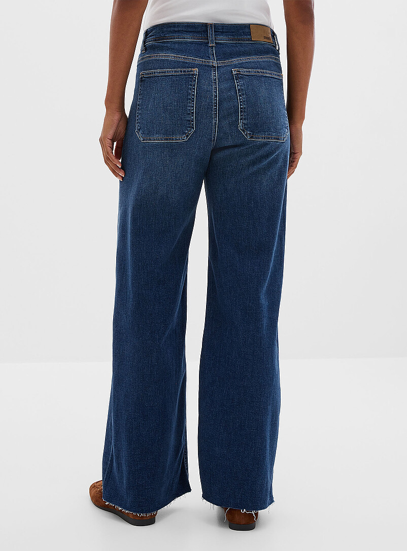Paloma scissor-cut patch pocket jean Fit: Wide leg, mid rise product image 3