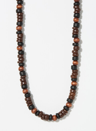 Le collier billes de bois