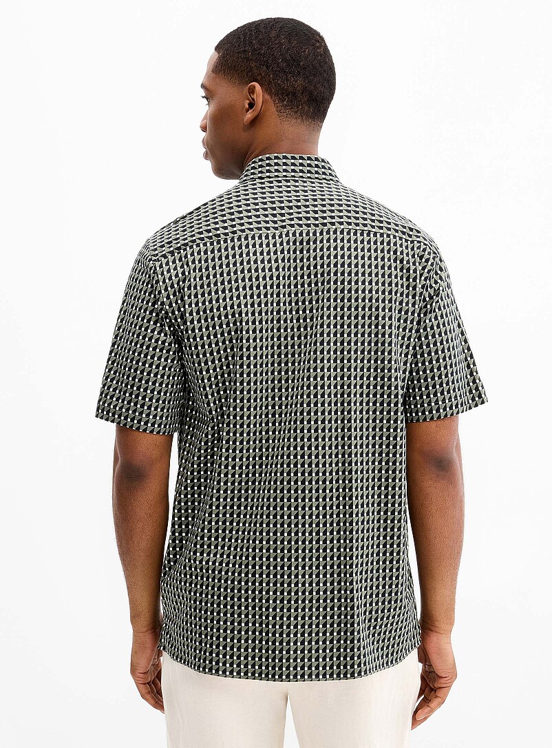 Le 31: La chemise extensible g&eacute;o optique <b>Coupe moderne</b> Vert pour homme