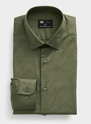 Le 31: La chemise unie extensible <b>Coupe athl&eacute;tique</b> Vert pour homme