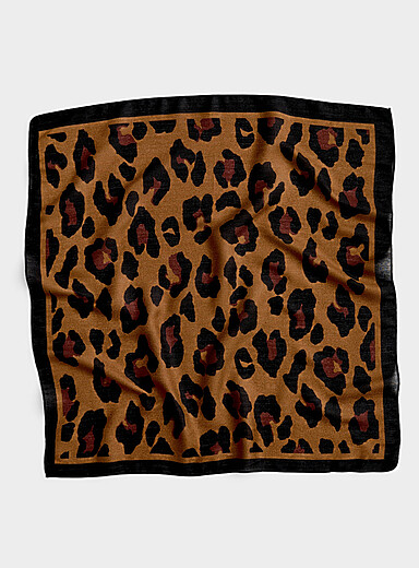 Le foulard &agrave; motif l&eacute;opard 