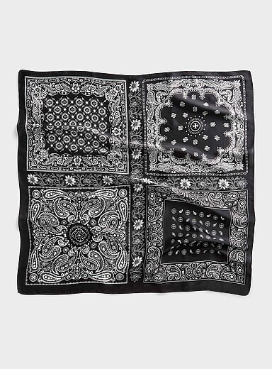 Bandana pattern tie scarf