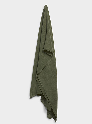 Rolled trim solid scarf