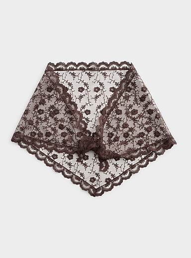 Scalloped lace floral triangular scarf