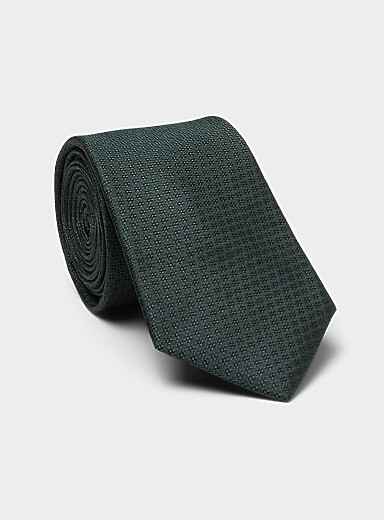 La cravate satin&eacute;e motif jacquard