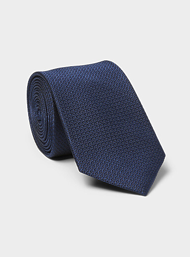 Textured jacquard satiny tie