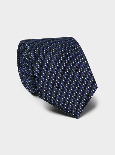 La cravate jacquard microdamier