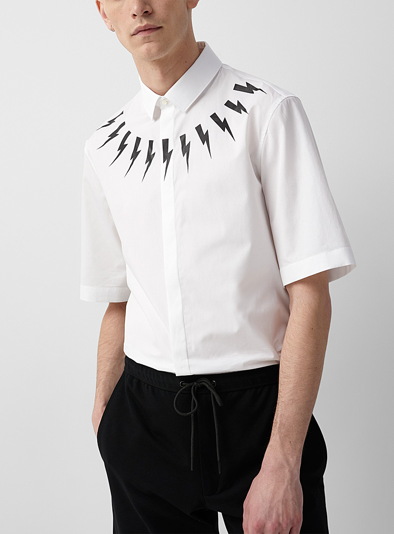 Neil Barrett: La chemise éclairs graphiques Blanc pour homme