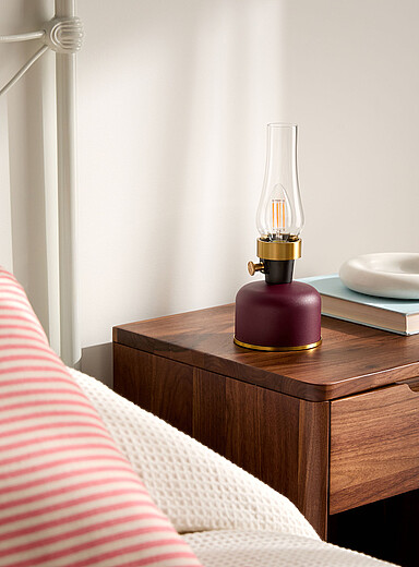 Wireless indoor-outdoor lantern