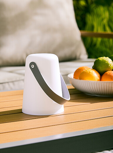 Sleek wireless indoor-outdoor lamp