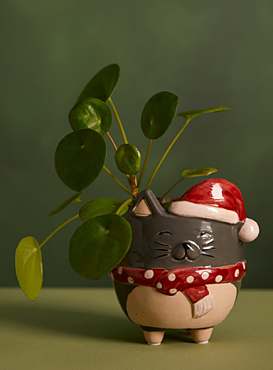 https://imagescdn.simons.ca/images/5221-9232015-5-A1_3/winter-cat-planter-3-75-in.jpg?__=2