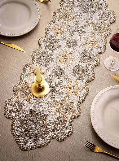 Gorgeous beaded snowflakes and shimmering stones centrepiece <b>Christmas Collection</b>