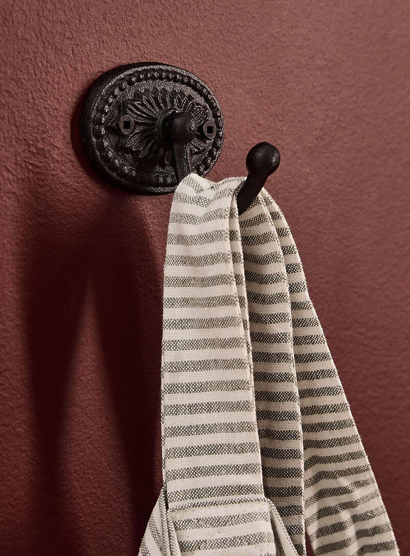 Oval Antique Medallion Wall Hook
