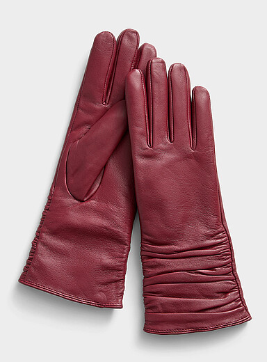 Le gant de cuir poignet fronc&eacute;