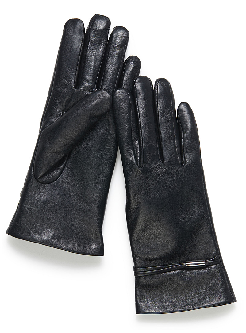 Metallic touch gloves | Simons | Shop Women's Suede & Leather Gloves ...