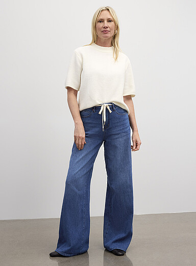 Yoga Jeans: Le jean Lily &agrave; cordon coulissant <b>Coupe : jambe large, taille haute</b> Bleu pour femme
