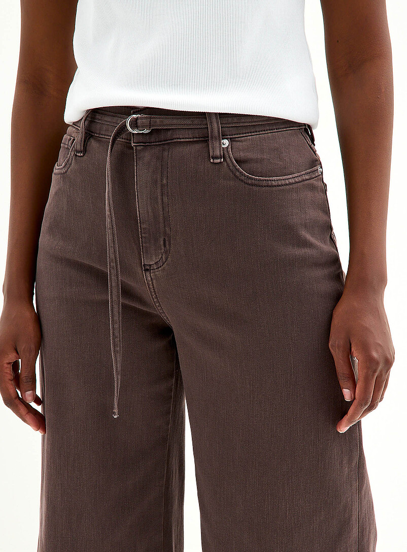 Lily Short cropped coloured jean Fit: Wide leg, mid rise product image 2