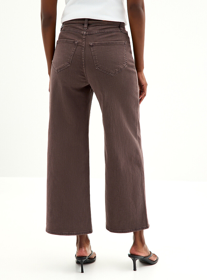 Lily Short cropped coloured jean Fit: Wide leg, mid rise product image 3