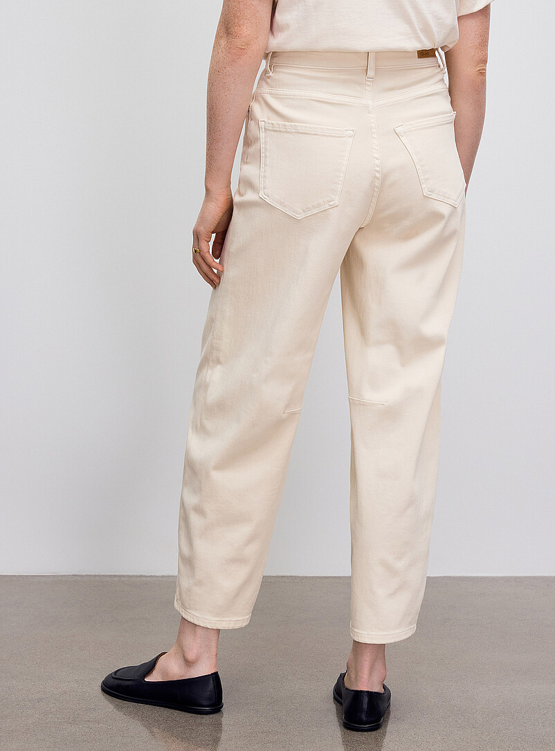 Solid barrel-leg coloured jean Fit: barrel leg, mid rise product image 3
