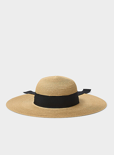 Floating-band wide-brimmed hat