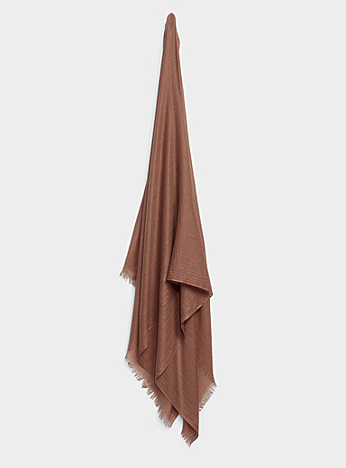 Lightweight pleated scarf