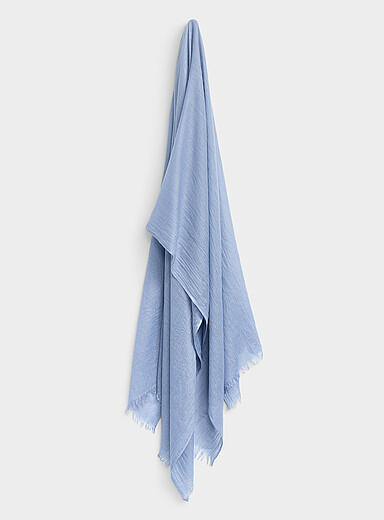 Lightweight pleated scarf