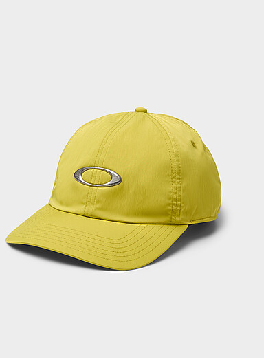 La casquette en toile logo effet us&eacute;