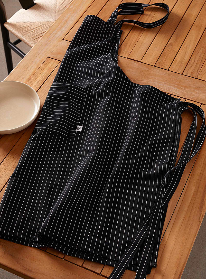 Danica Patterned Black Large minimalist stripes apron