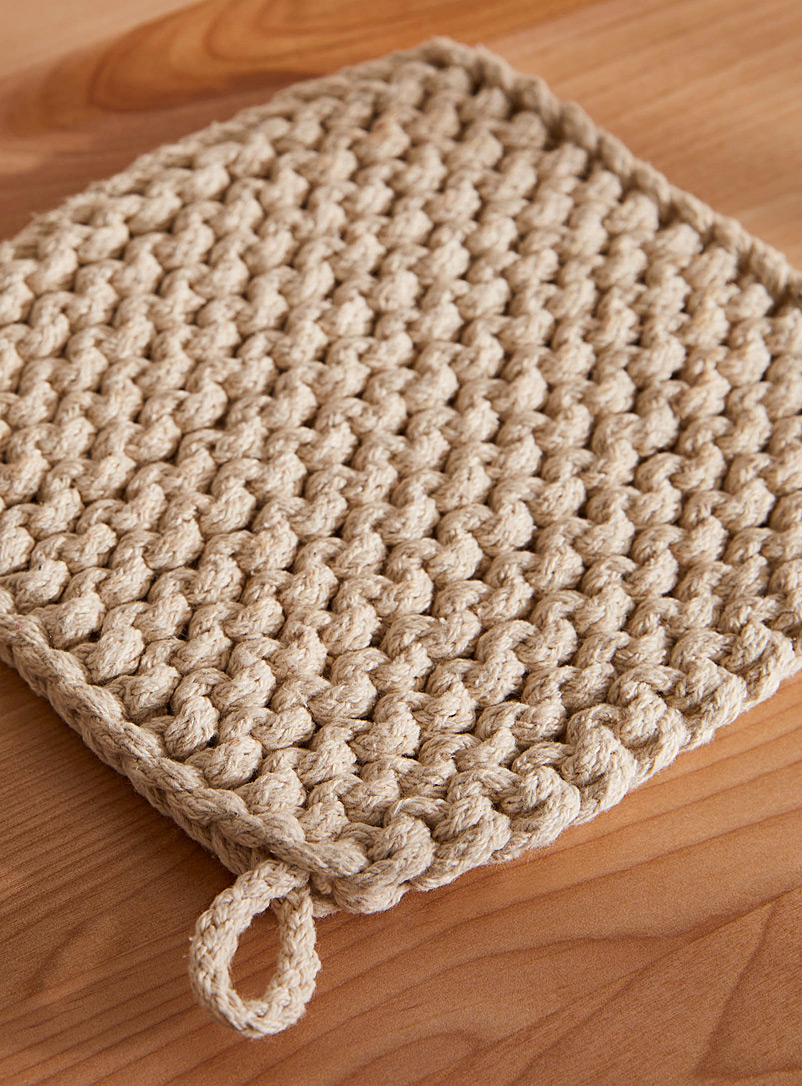 Danica Green Monochrome crocheted trivet 21 x 21 cm