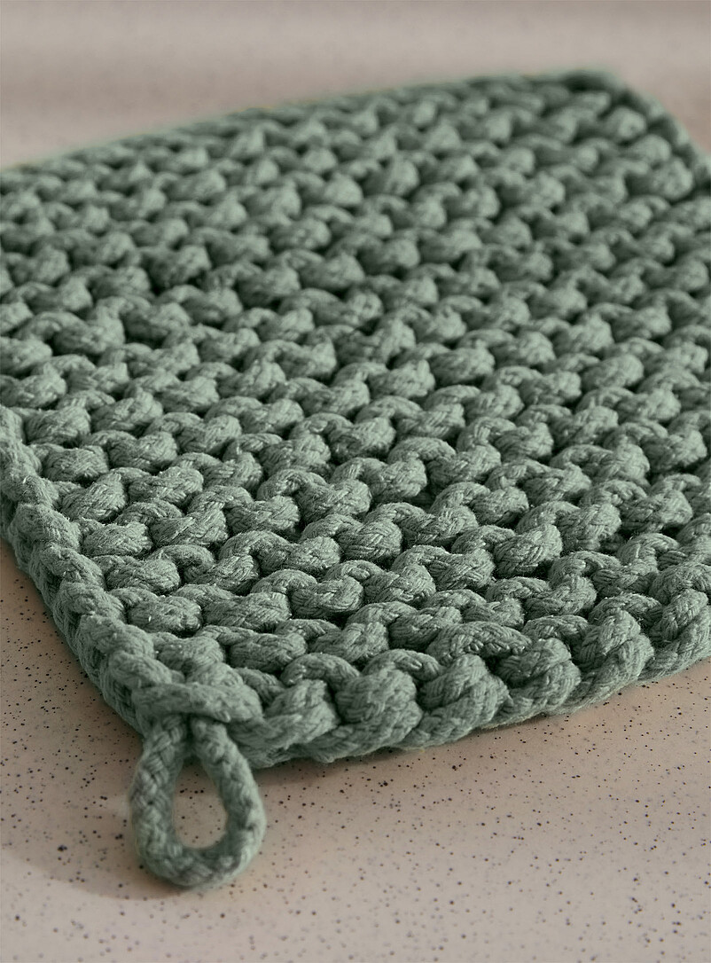 Danica Green Monochrome crocheted trivet 21 x 21 cm