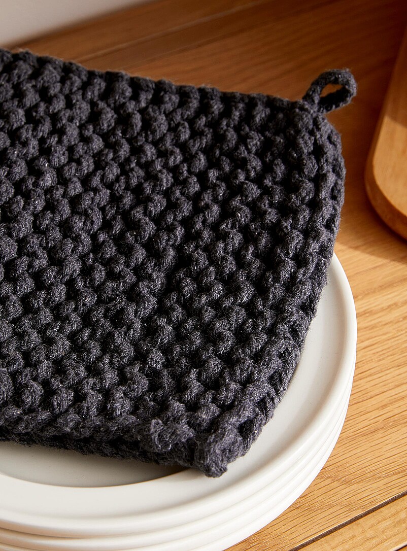 Danica Green Monochrome crocheted trivet 21 x 21 cm