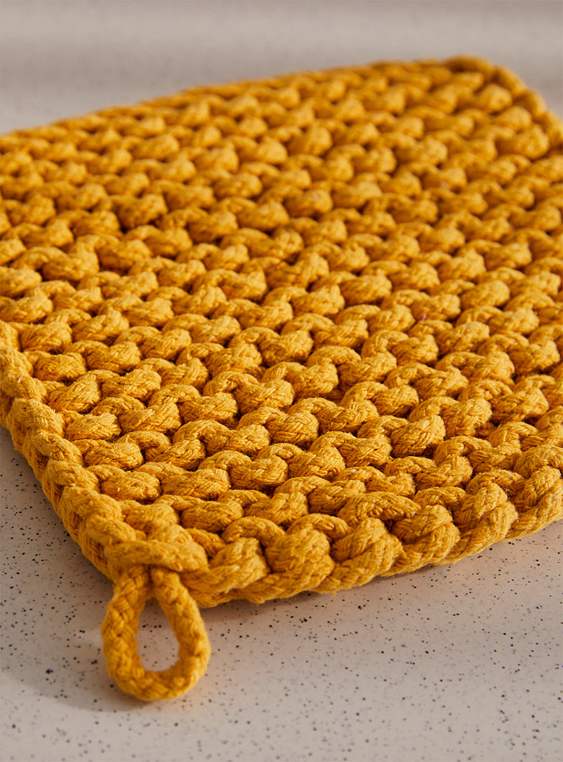 Danica Green Monochrome crocheted trivet 21 x 21 cm