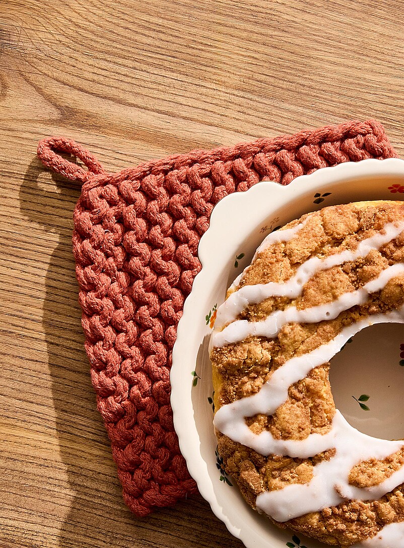 Danica Green Monochrome crocheted trivet 21 x 21 cm