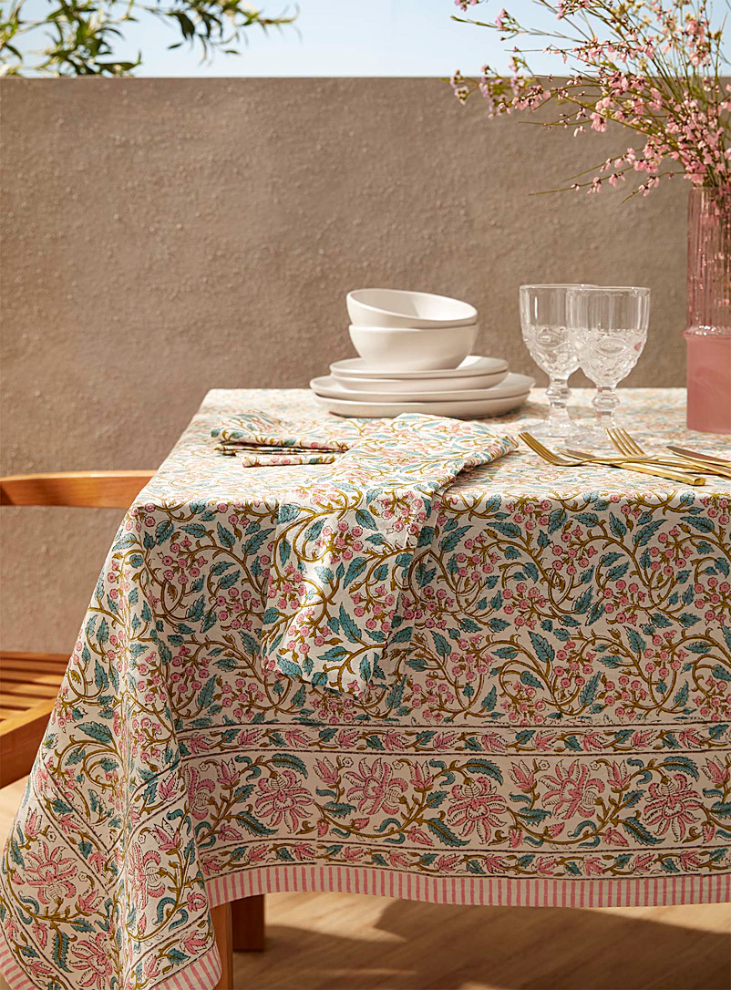 Danica Assorted Field of flowers printed tablecloth