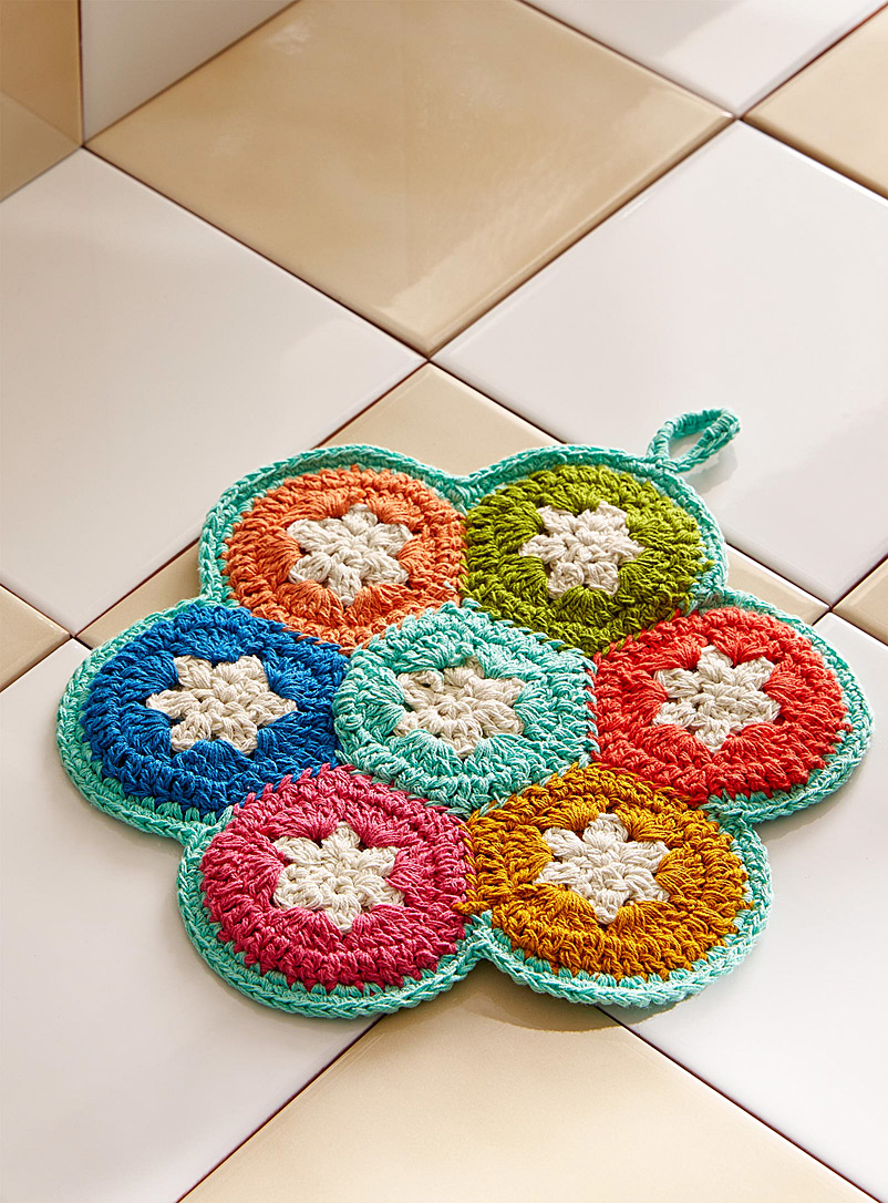 Danica Assorted Flower crocheted trivet 20 x 20 cm