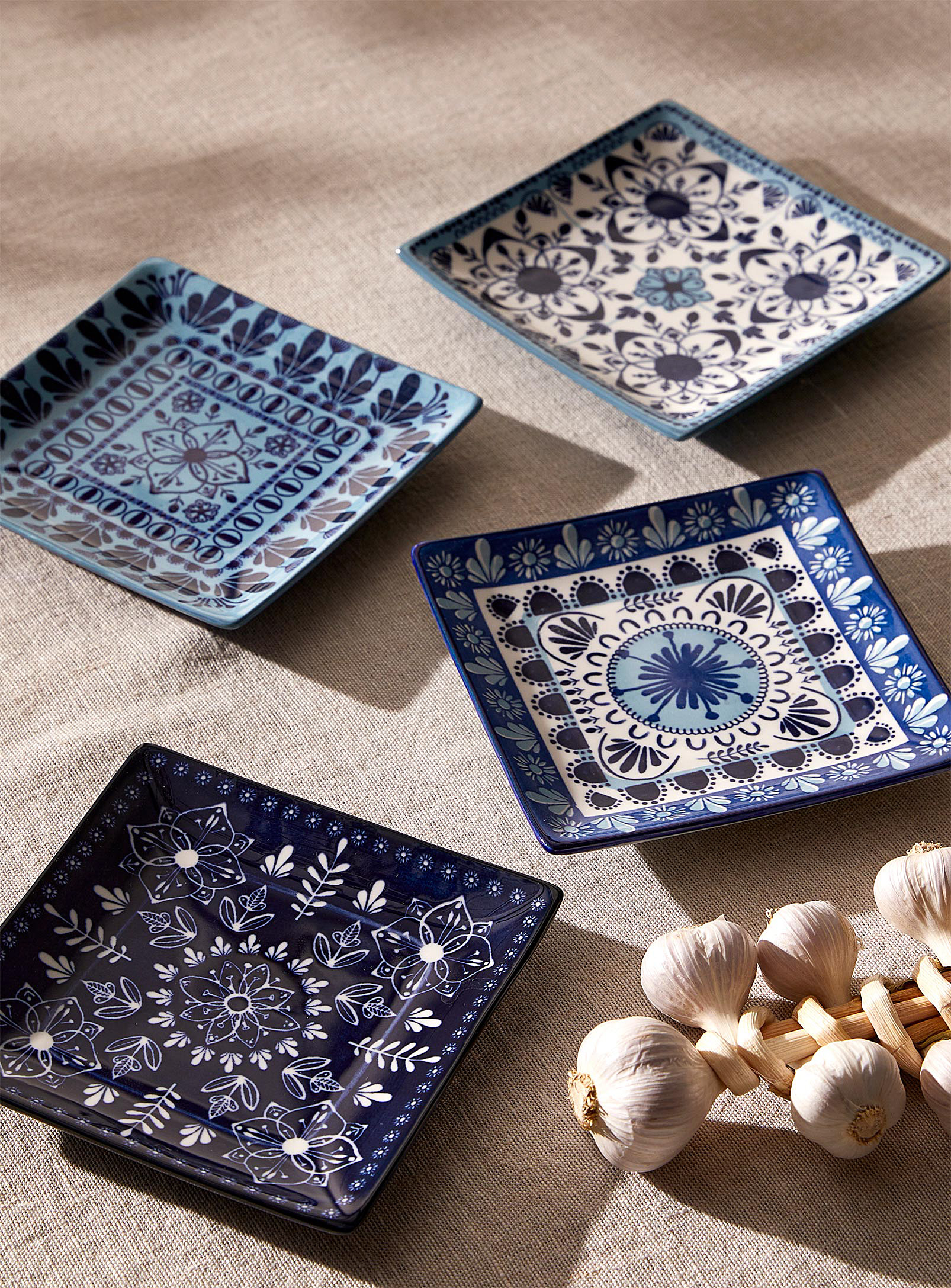 Danica - Bluish mosaic small square plates