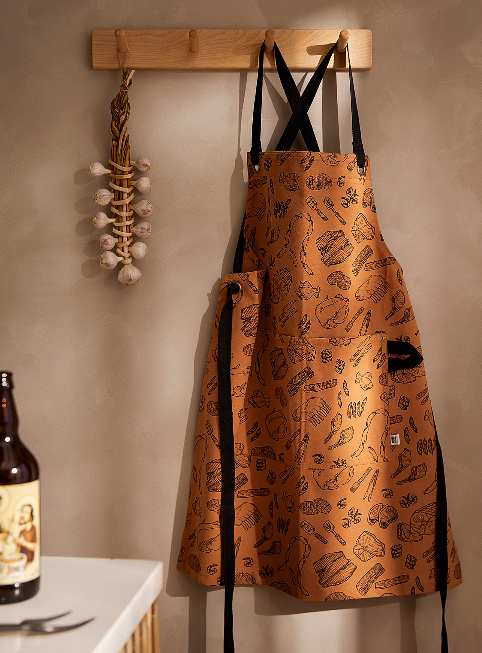 Danica Barbecue Apron In Patterned Brown