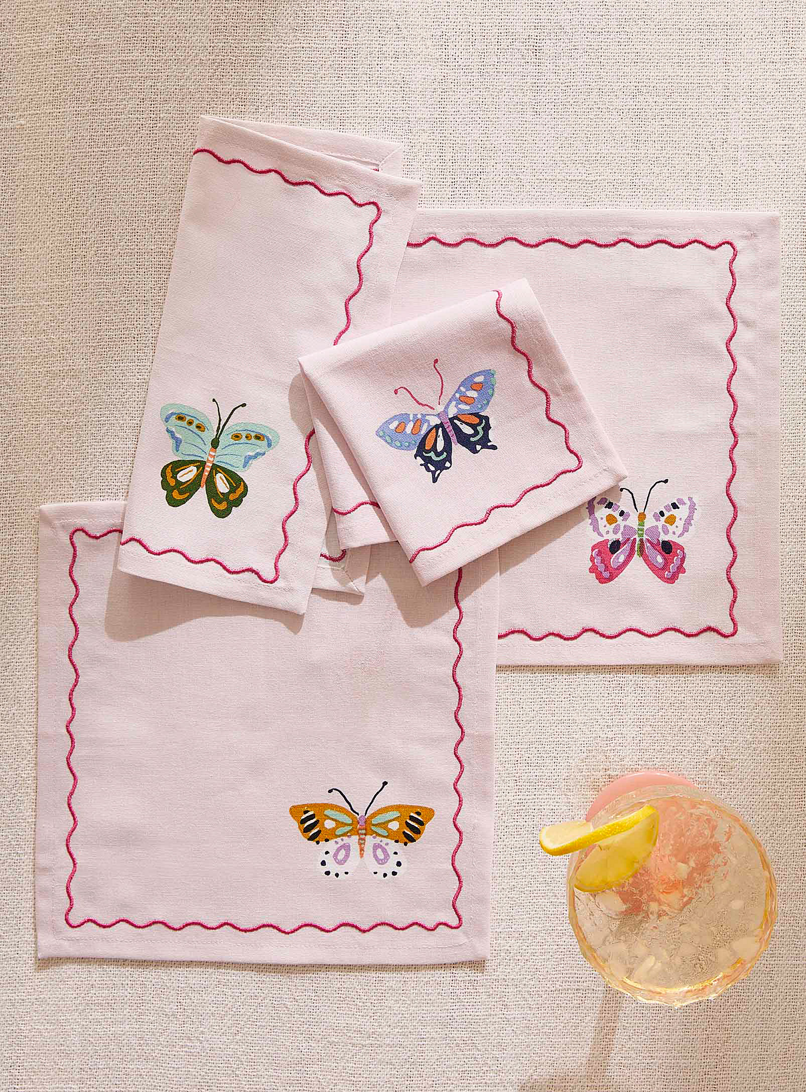 Danica - Les serviettes à cocktail papillons colorés Ensemble de 4