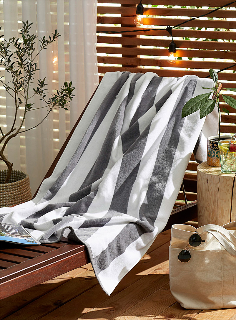 Simons Maison: La serviette de plage rayures bicolores 80 x 160 cm Gris à motifs