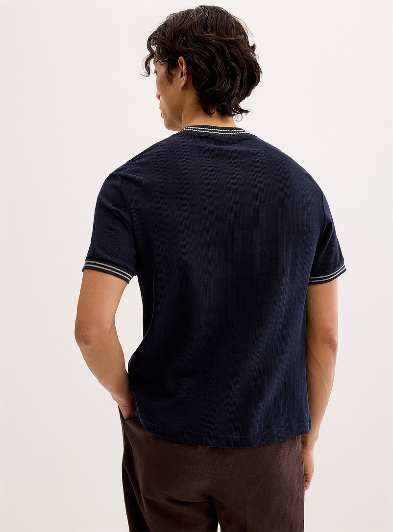 Fred Perry: Le t-shirt textur&eacute; accent ray&eacute; Bleu marine - Bleu nuit pour homme