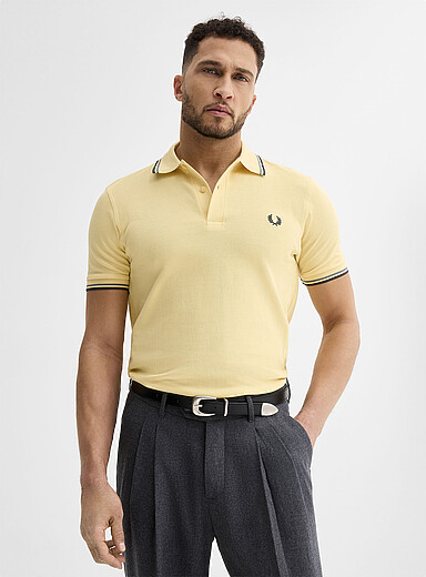 Fred Perry: Le polo piqu&eacute; Perry couleurs estivales Jaune dor&eacute; pour homme