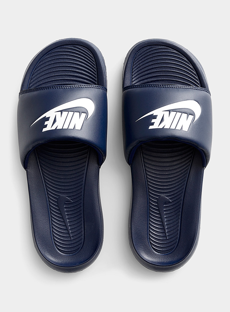 Nike: La sandale slide Victori One Homme Marine pour homme